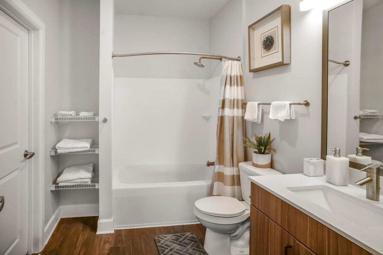 Monaco Suite Nashville w Pool Gym Parking - 3