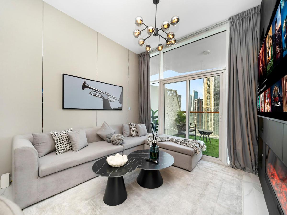 Stunning Burj Khalifa & Lake View 2BR with GYM and Pool - 5