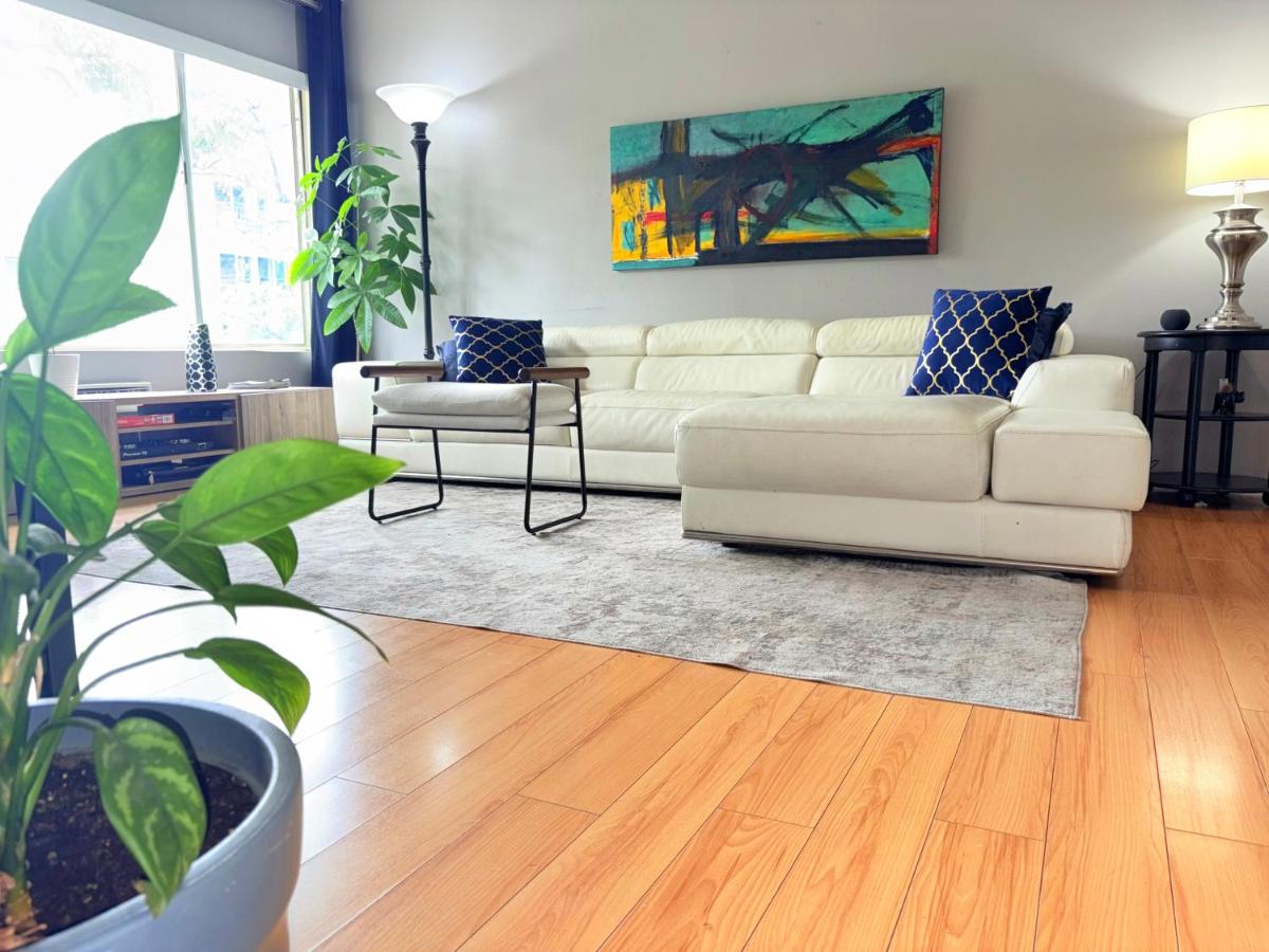 Proper Stays at Melrose - West Hollywood Premium M suite