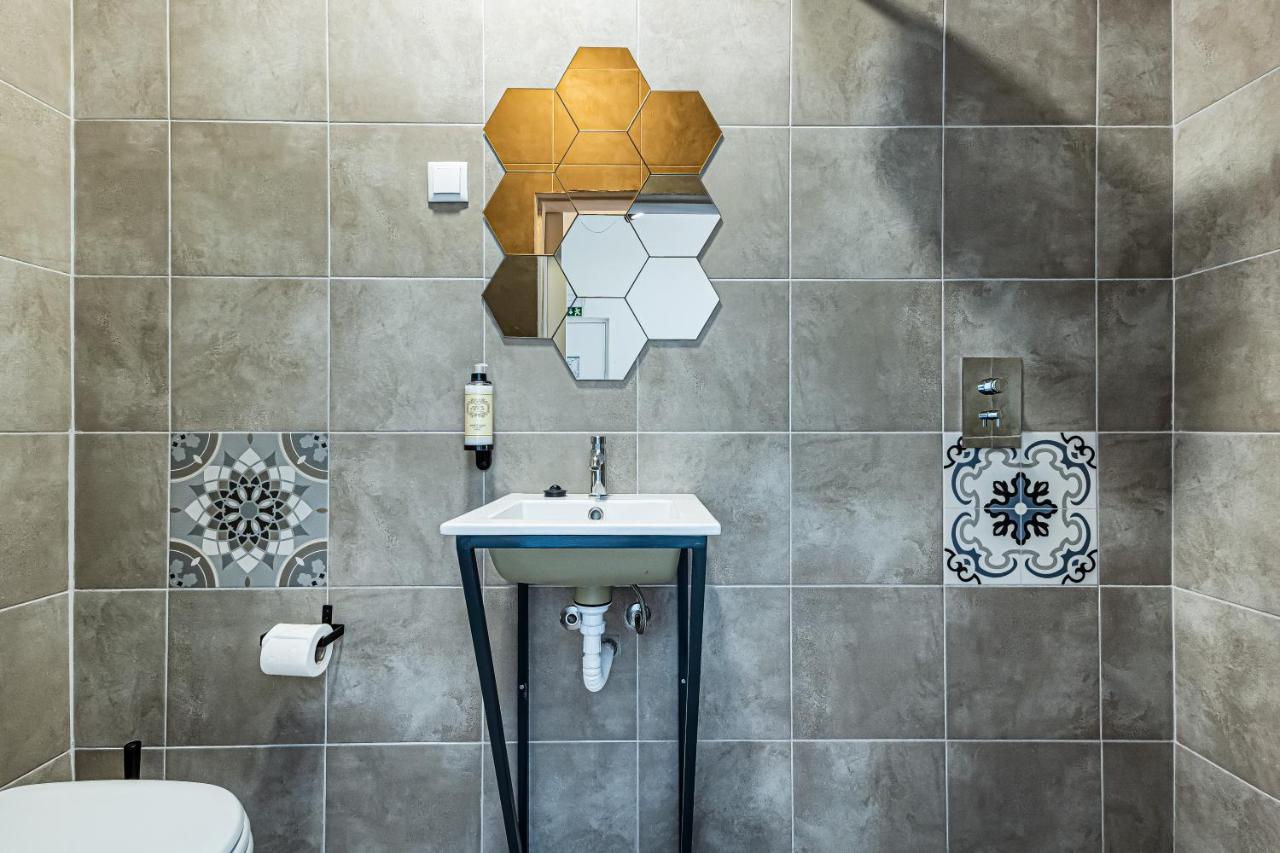 Arbutus Bed and Bar - 2