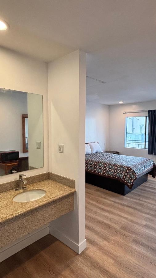 Budget Inn-Whittier — photo 4