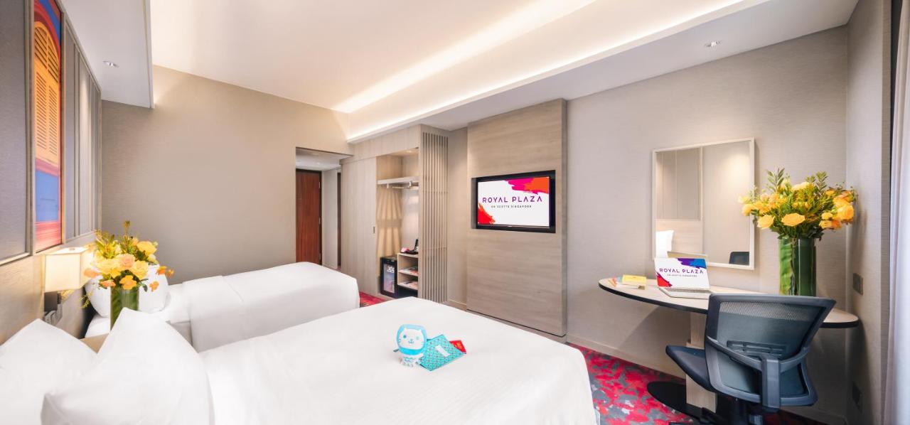 Royal Plaza on Scotts - 4