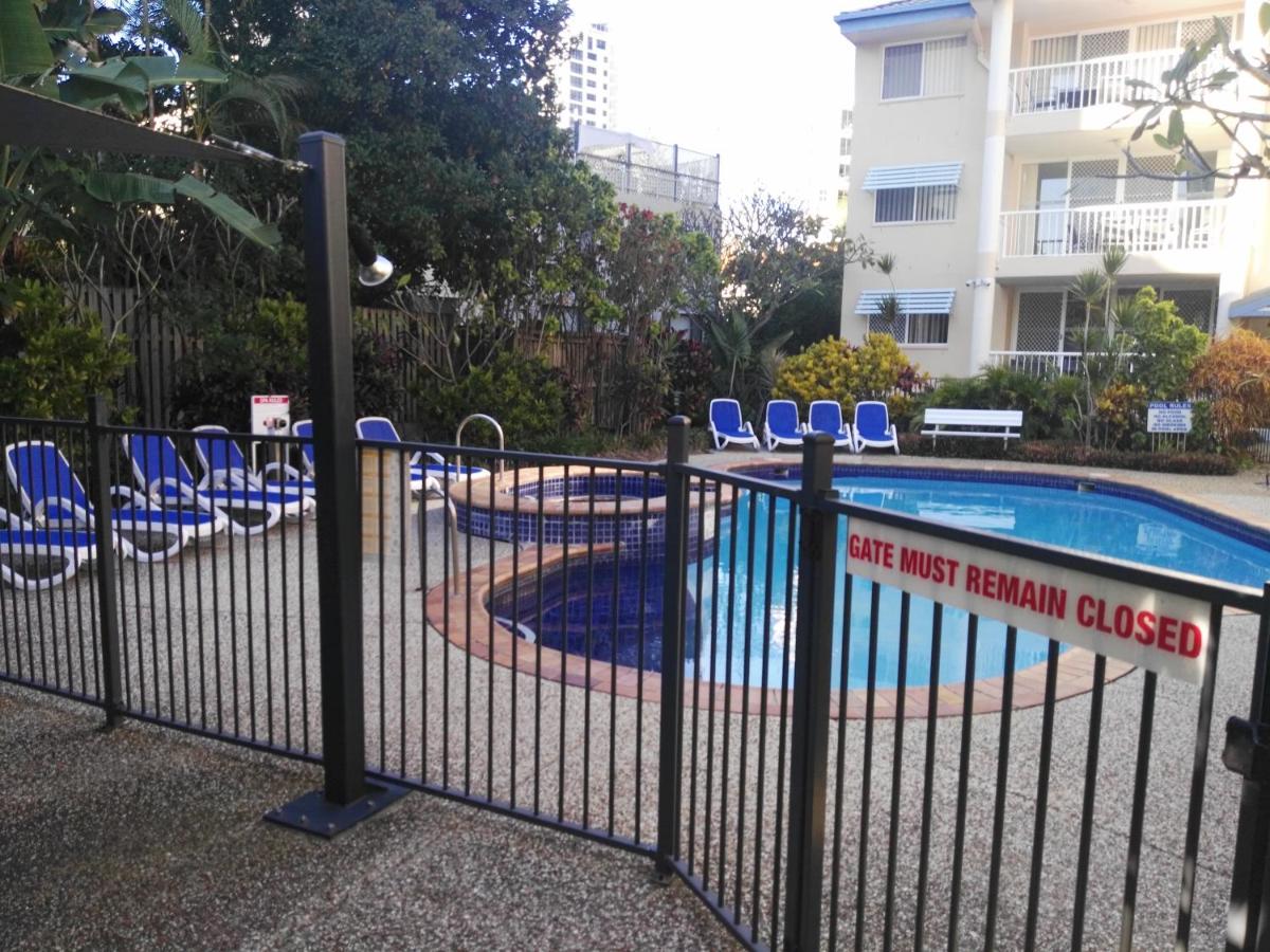 Surfers Beach Holiday Apartments photo