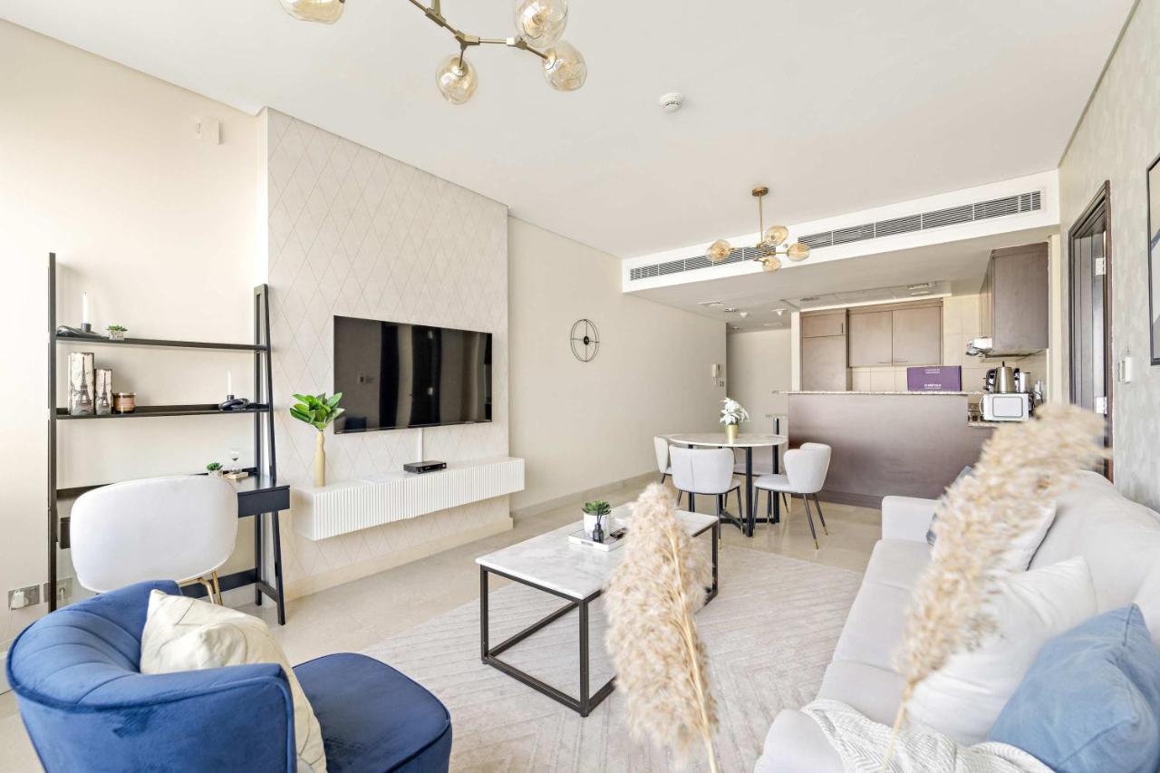 Silkhaus Vacation Homes Deluxe 1BR Stay in Sky gardens in DIFC - 2