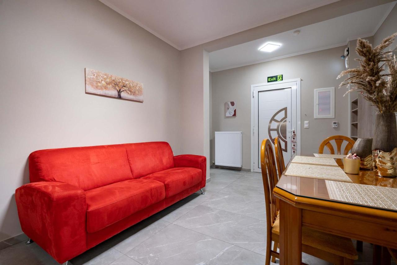 Peristeri Luxury Retreat - 4