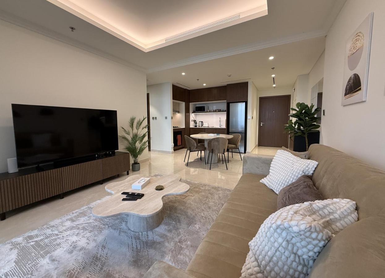 Coastal Chic at Emaar Beachfront 1BR - 4