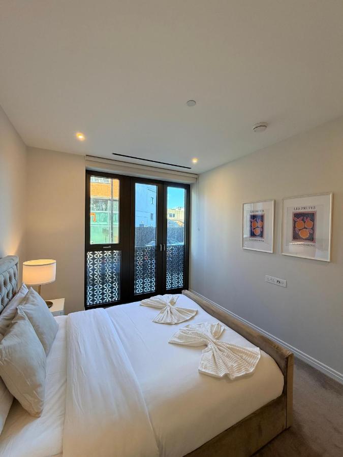 Cozy and Luxury Two Bedroom in Chelsea - 2