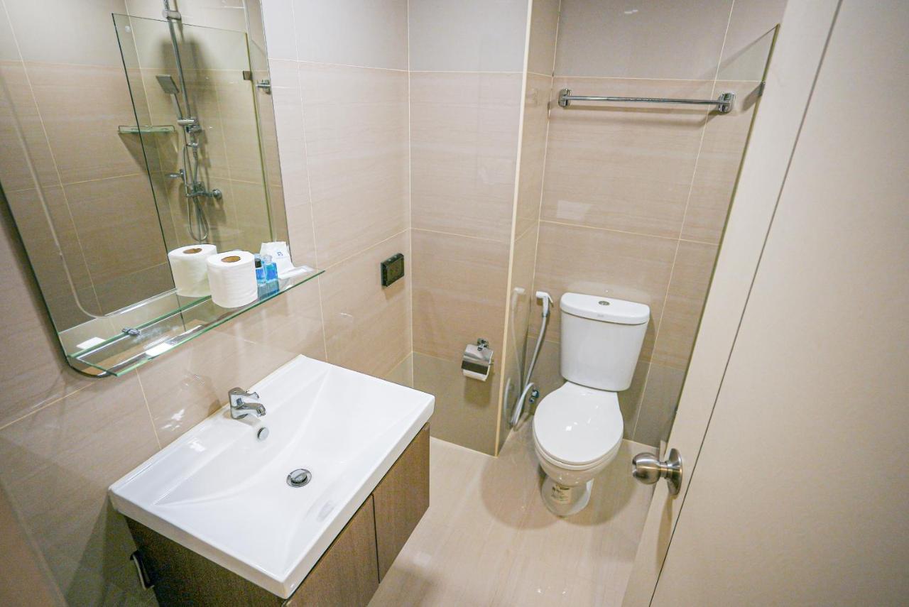 Baan Tanwa - MRT Ratchadapisek Exit 1 or 2 - 3