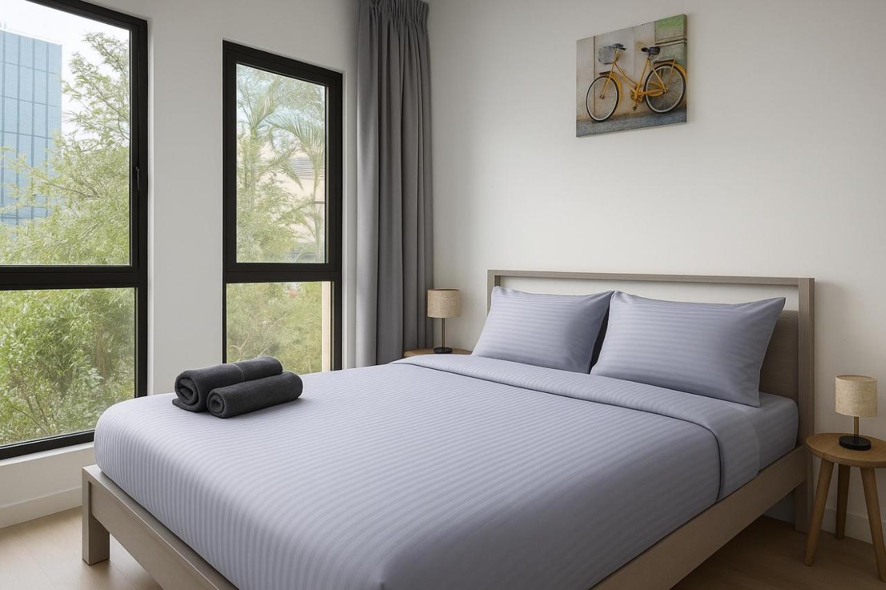 5 Star Burj Khalifa View Spacious 2BR Next to Dubai Mall - 2