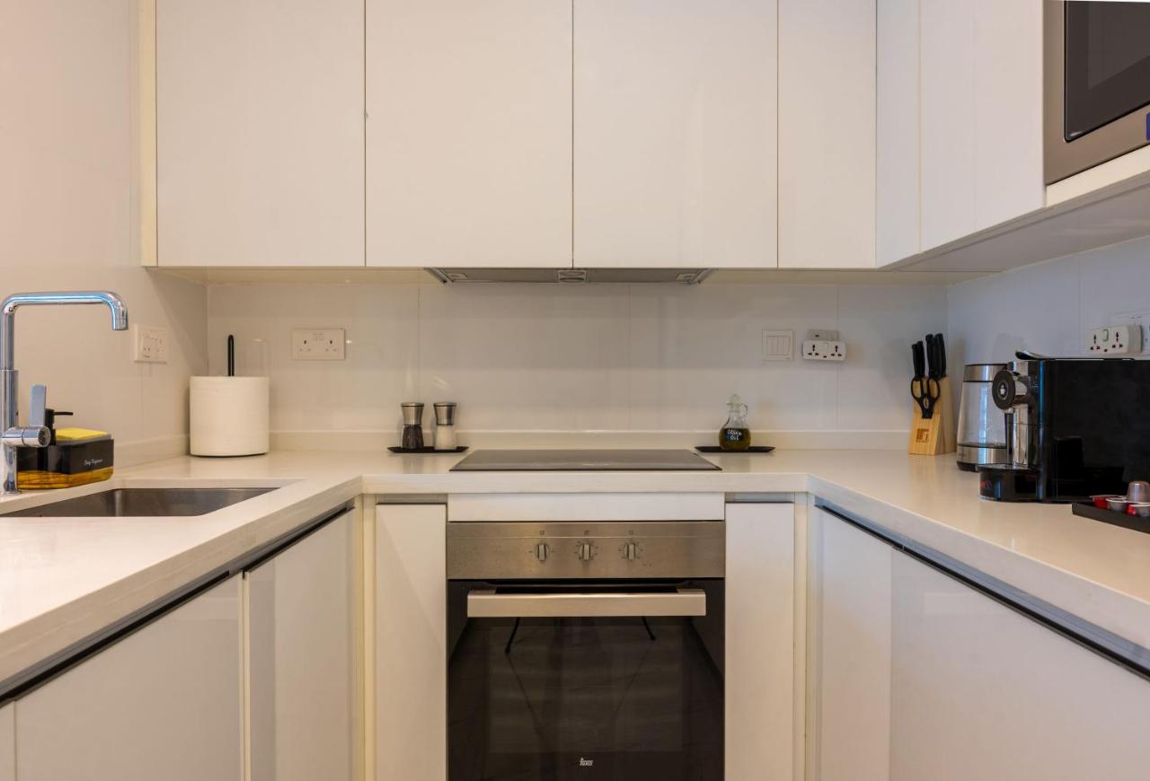 Luxurious Ready to Move-in Marina View 2BHK, Monthly Deals, Fully Equipped Kitchen, Quick Access to Tram, Metro & Beach - 5