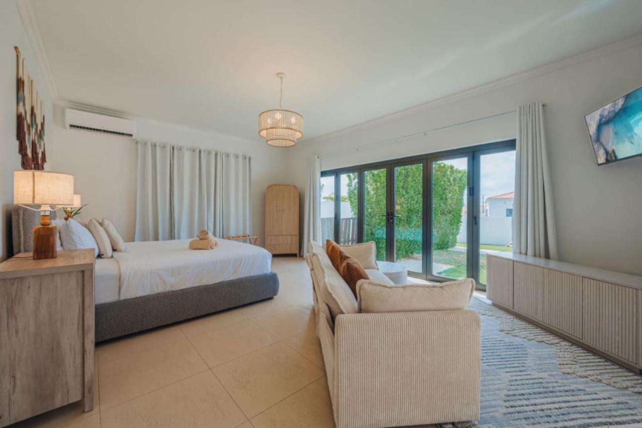 2-min to Beach, Spacious and Modern, brand new - 2