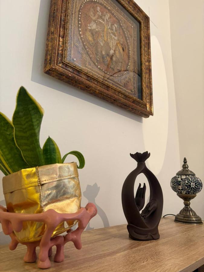 Alfama Downtown Corner - 2