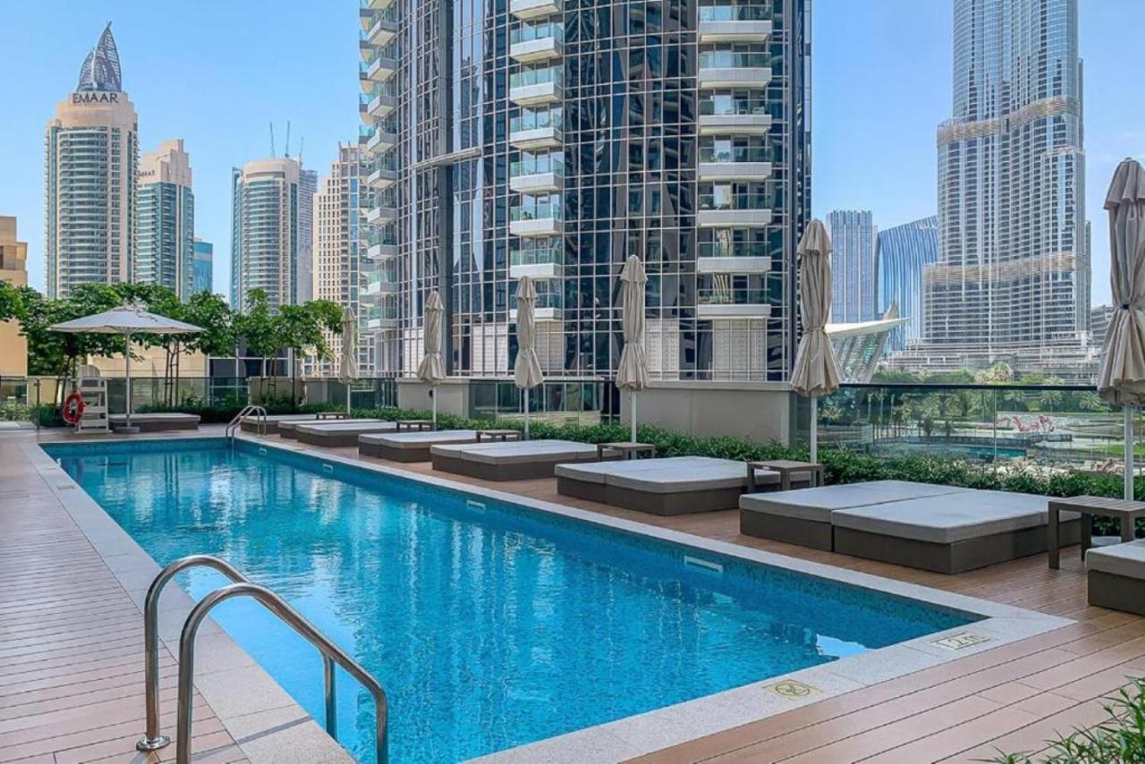 Act One Luxury 2BR Front-Row Burj & Fountain Views - 4