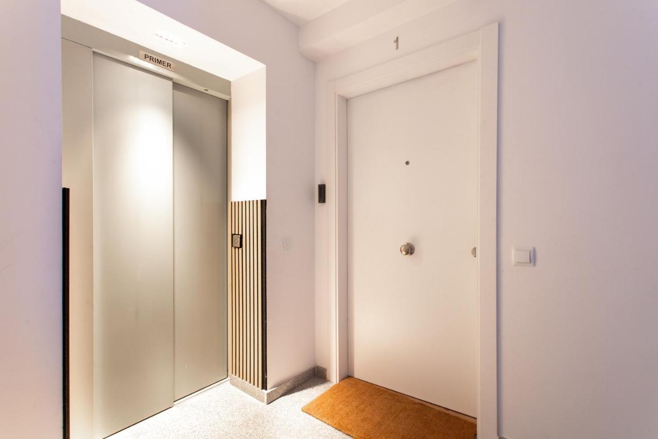 StayCampNou Studio with Balcony - 2