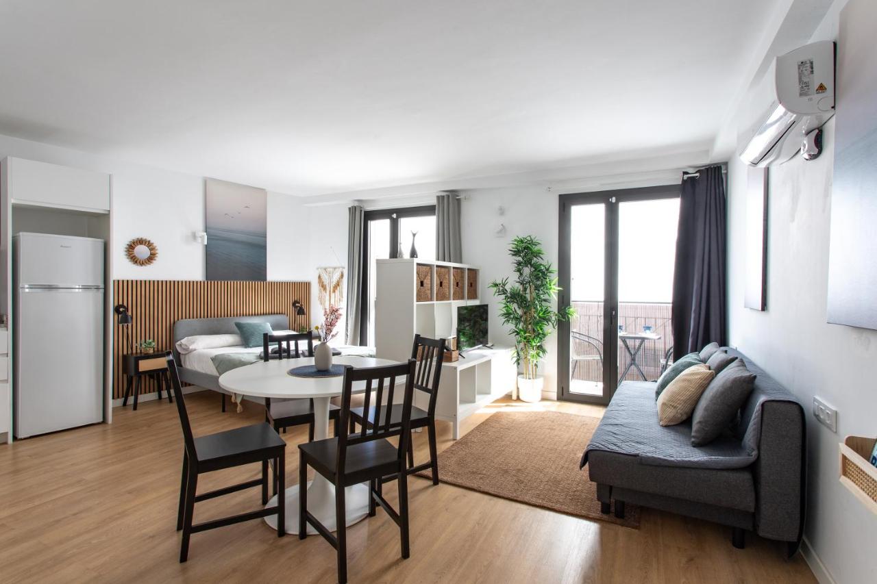 StayCampNou Studio with Balcony - 4