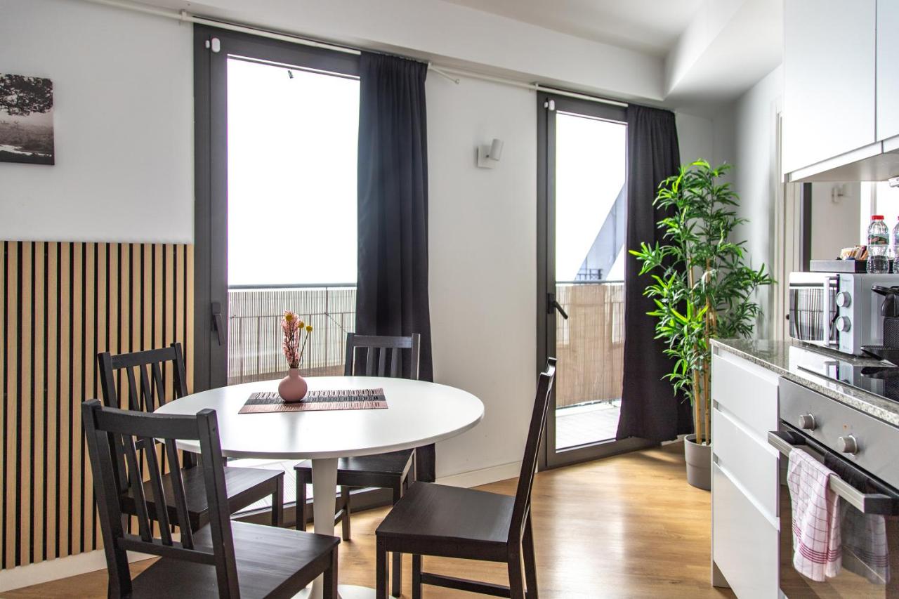 StayCampNou 1BR with Balcony - 4
