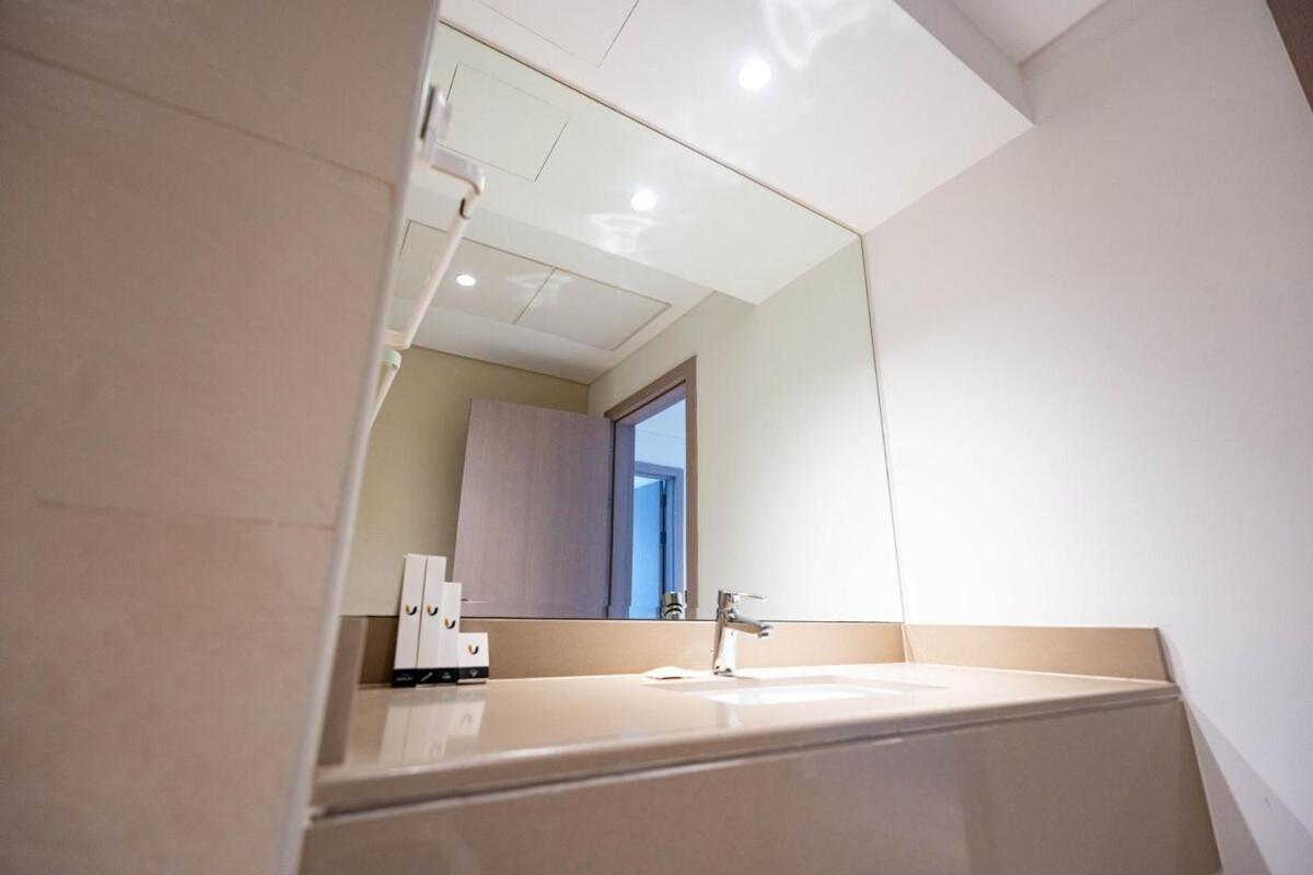 Prime Yas Location 1BHK Apartment Near Parks - 3