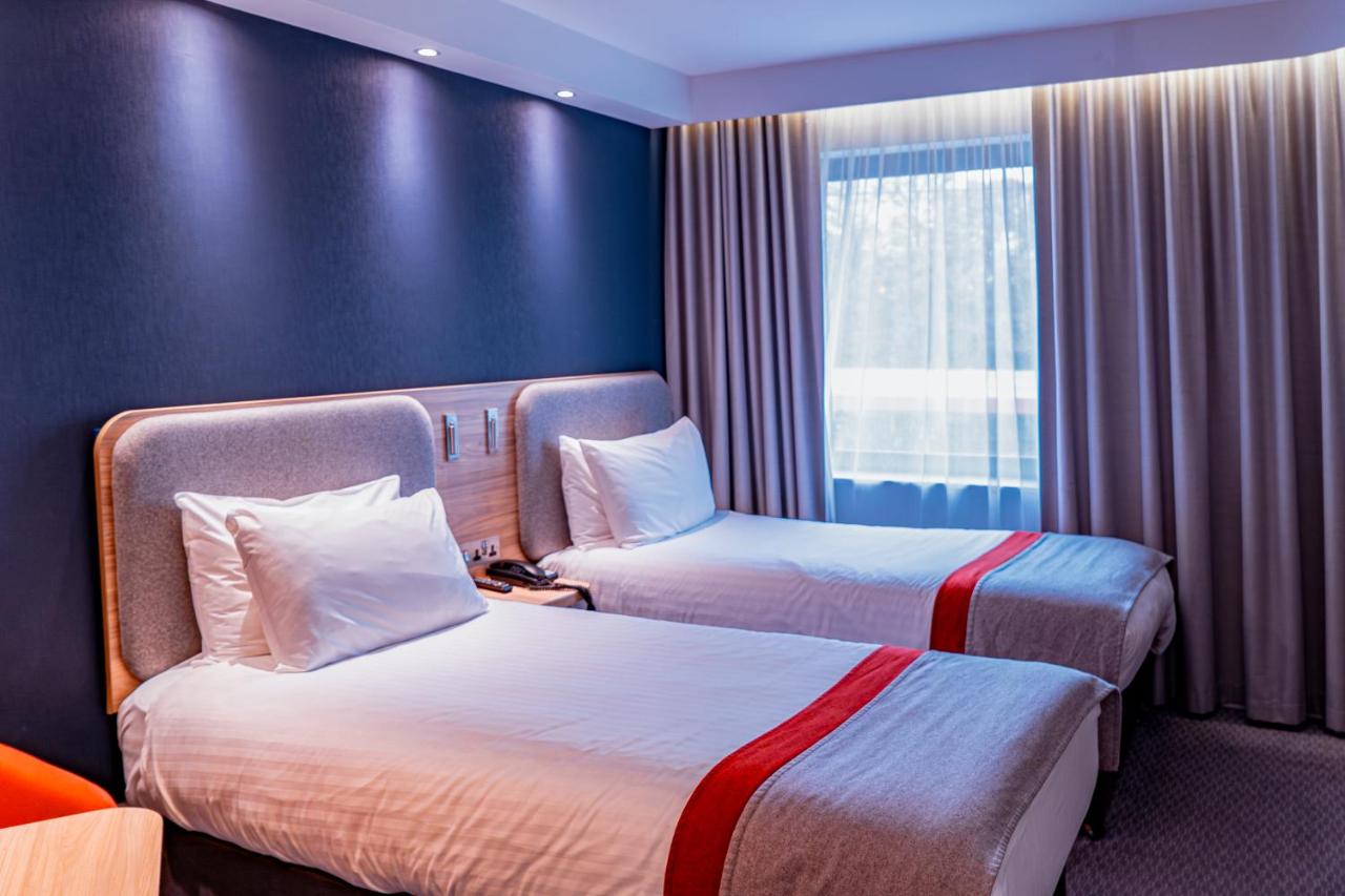 Standard Twin Room with Free Hot Breakfast