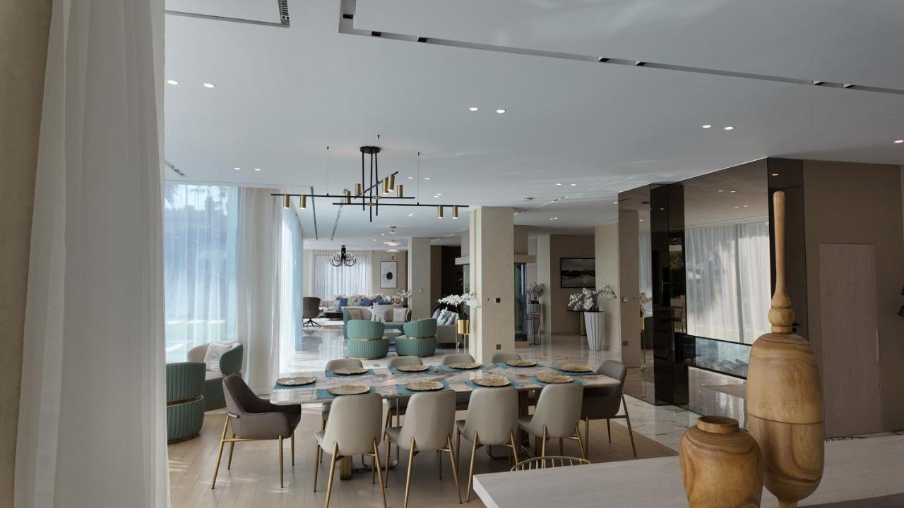 World Class 6 BDR Villa In Signature Palm - 5