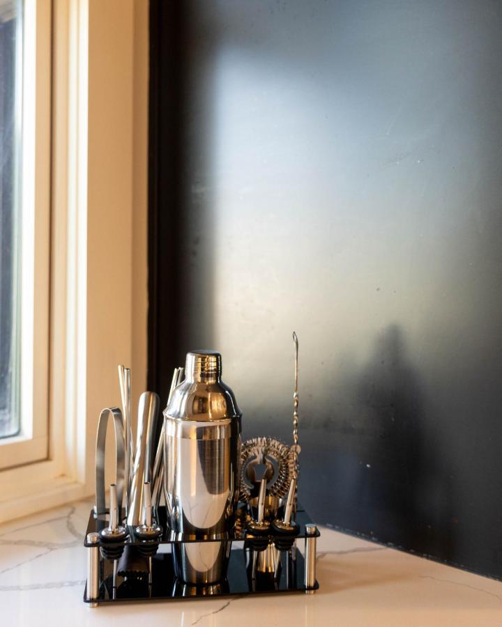 Luxury Stay Near Downtown with Speakeasy and Games - 3