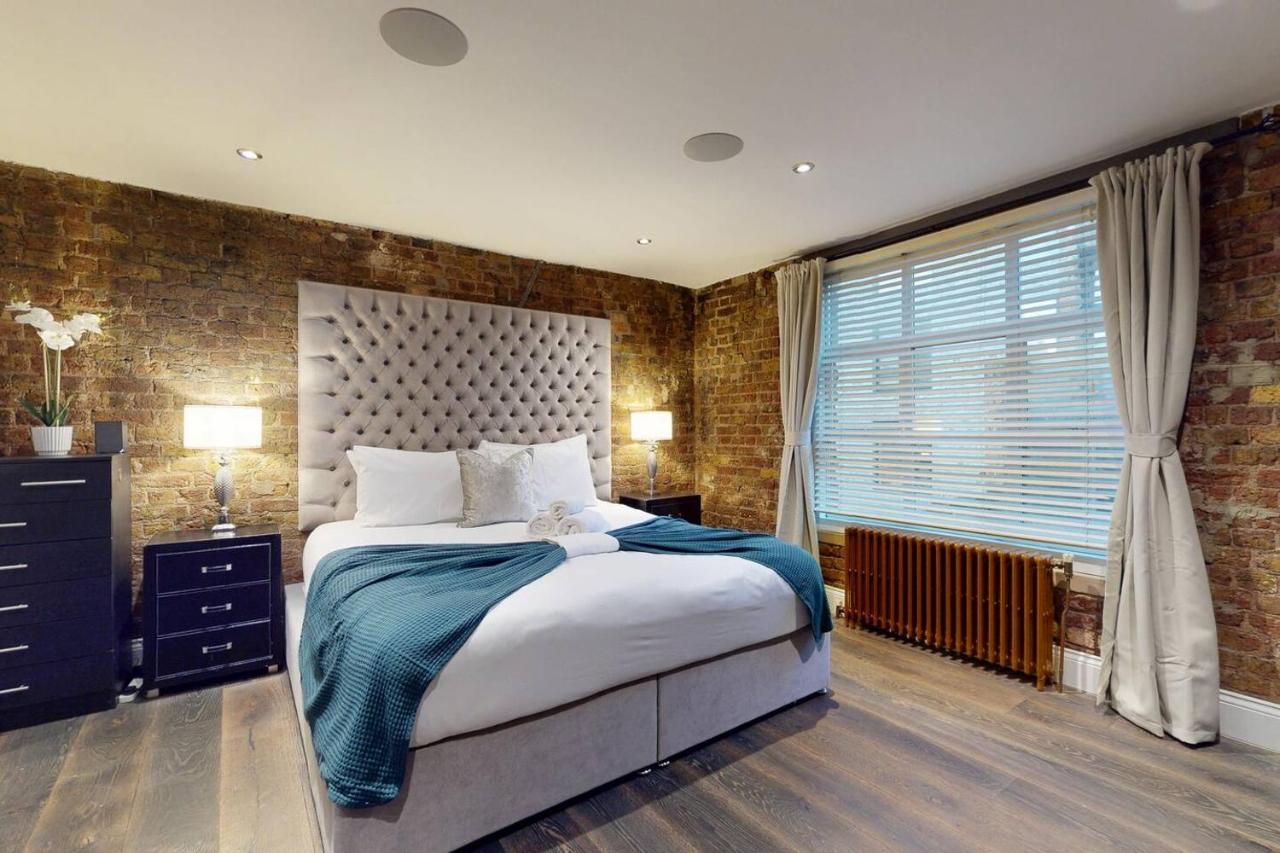 Stylish Penthouse with City Views and Aircon - Pass the Keys - 2