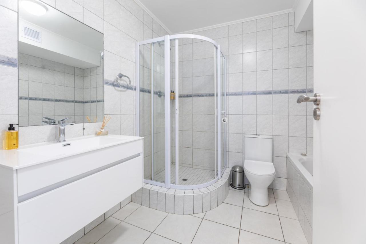 St Tropez On Lake 302 The Island Club - 3