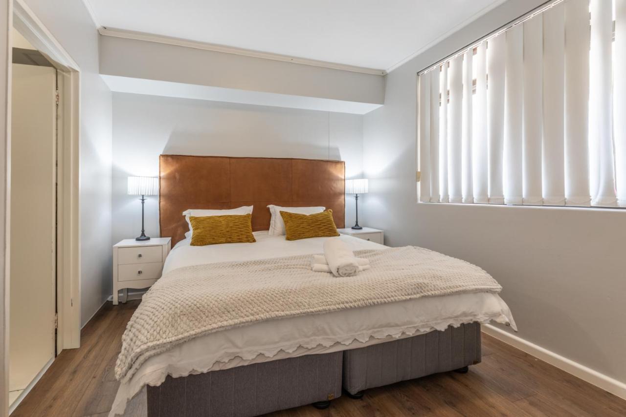 St Tropez On Lake 302 The Island Club - 2