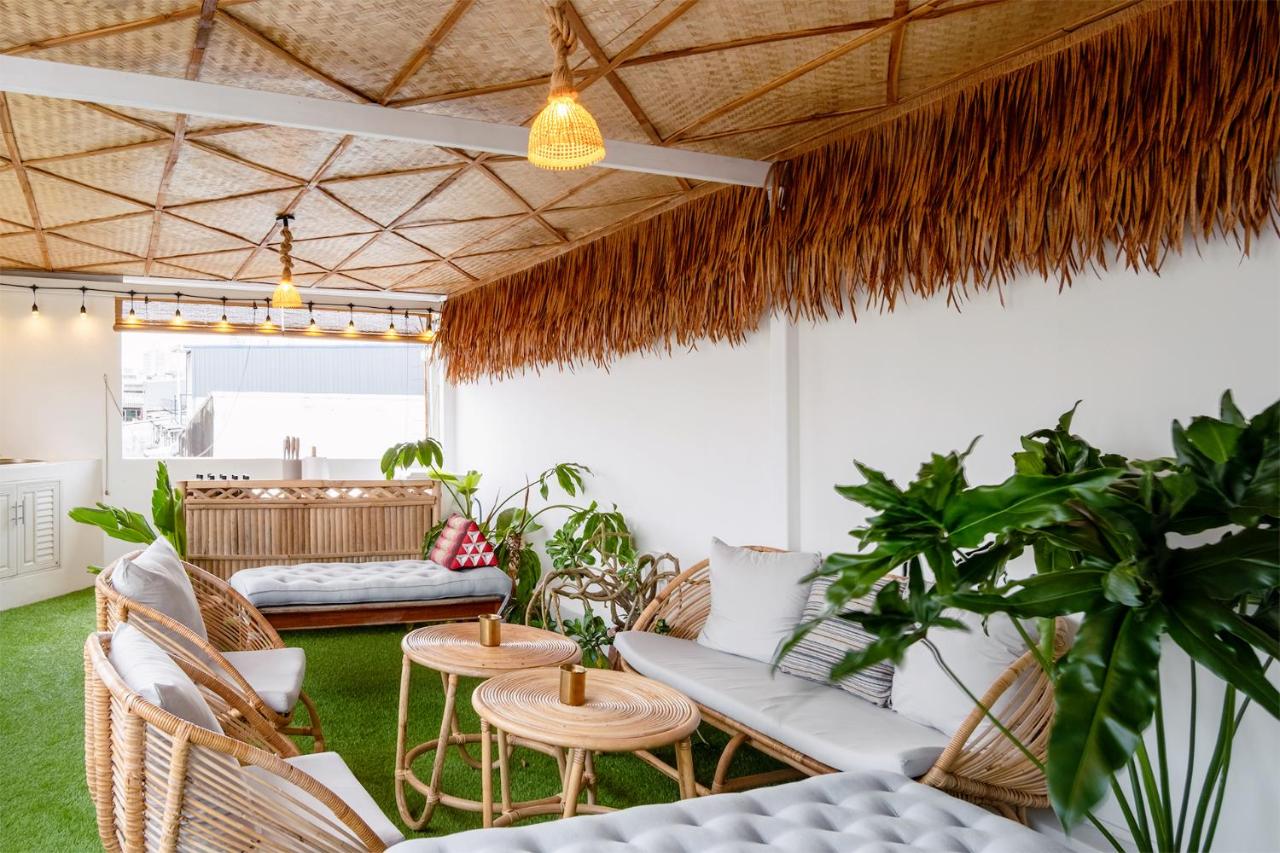 Via Baan Sathorn, City-Center Apartment With Private Rooftop Near BTS - 3