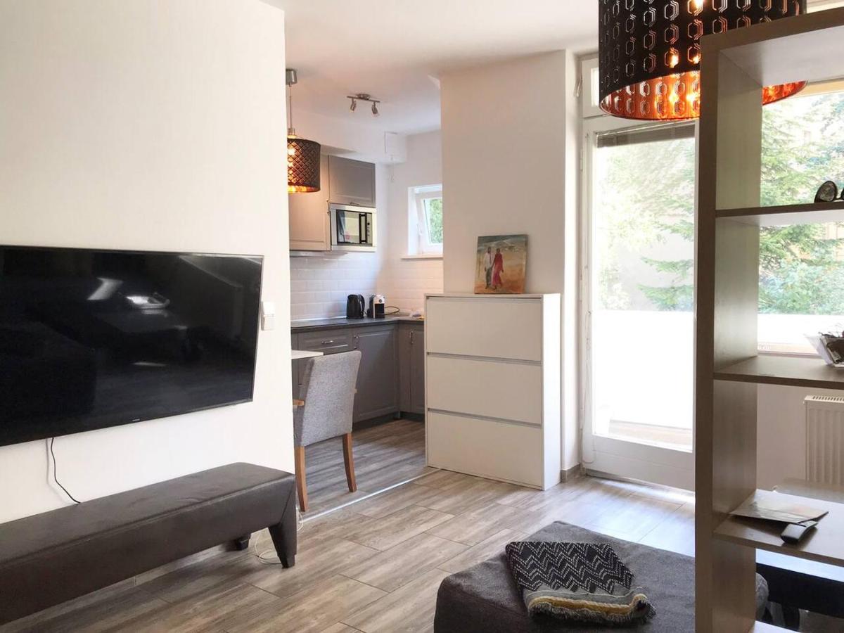 Designer Central Apartment with Parking & Terrace - 2