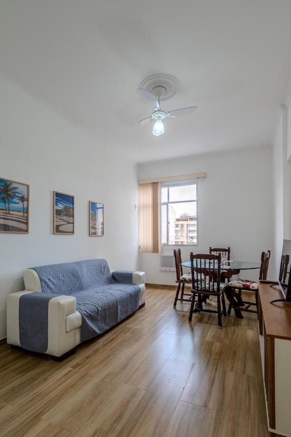 9 minutes from Copacabana Beach, next to subway