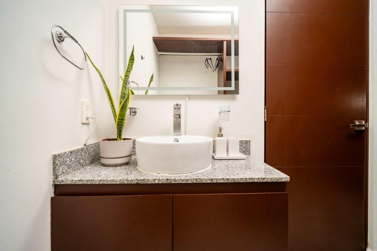 2BR Cozy with Infinity Pool & High-Speed WiFi - 3