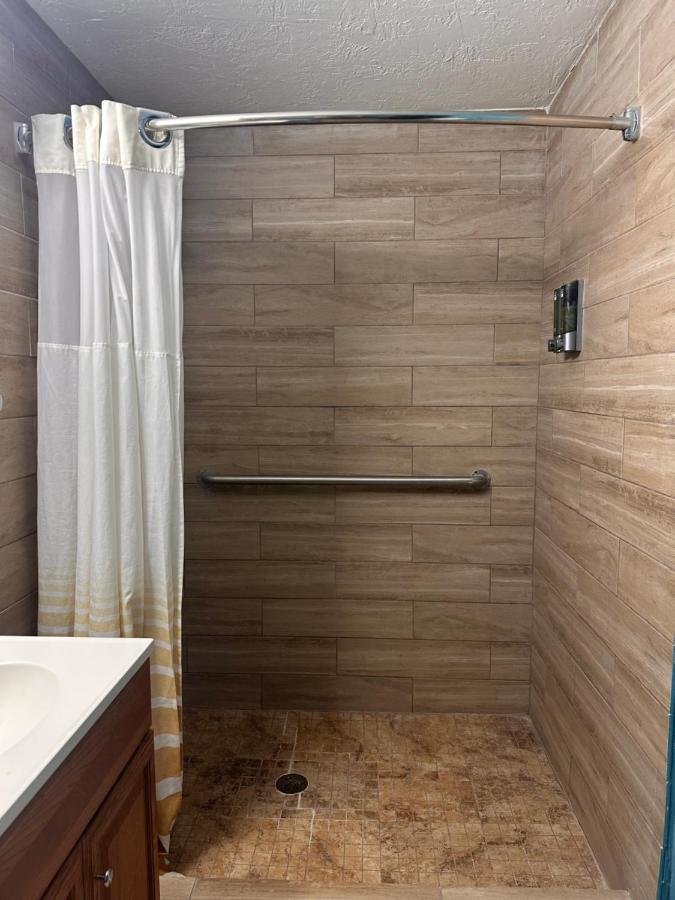 Executive Inn — photo 18
