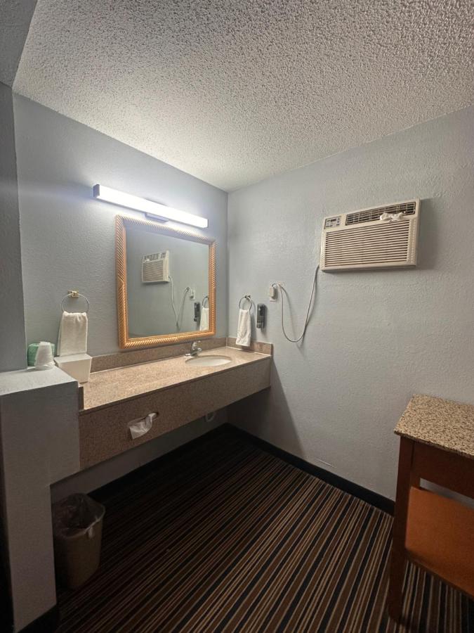 Executive Inn — photo 15