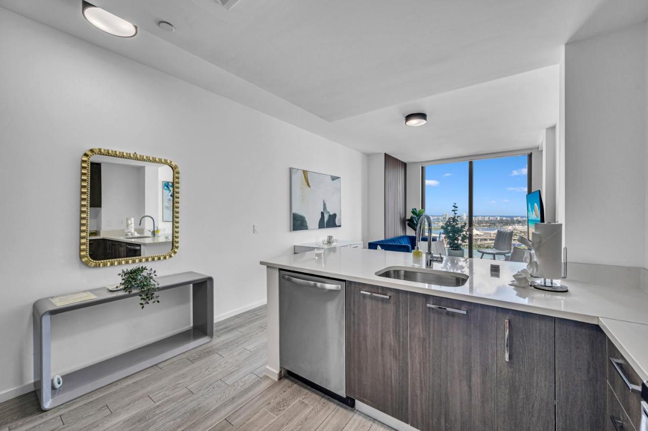 Miami City Lights 2BR 2BA - 3