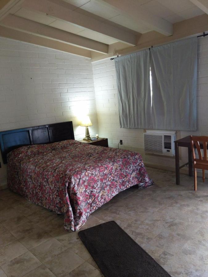 Sierra Vista Motel — photo 15