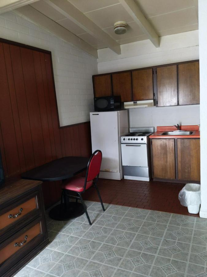 Sierra Vista Motel — photo 9