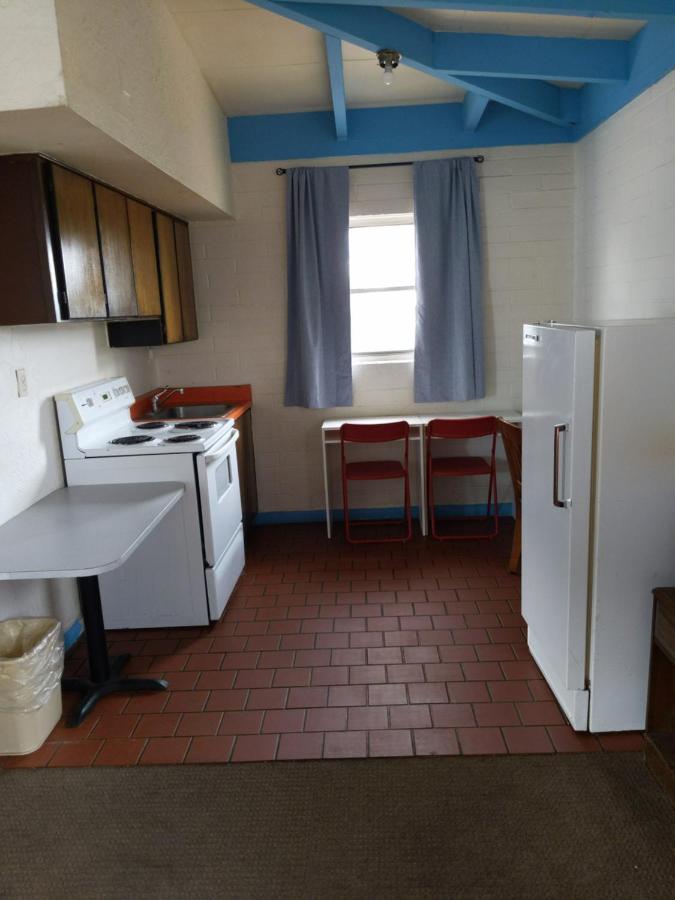 Sierra Vista Motel — photo 16