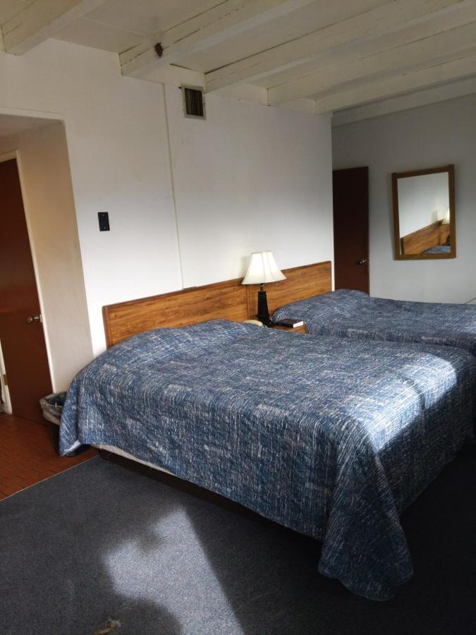 Sierra Vista Motel — photo 18
