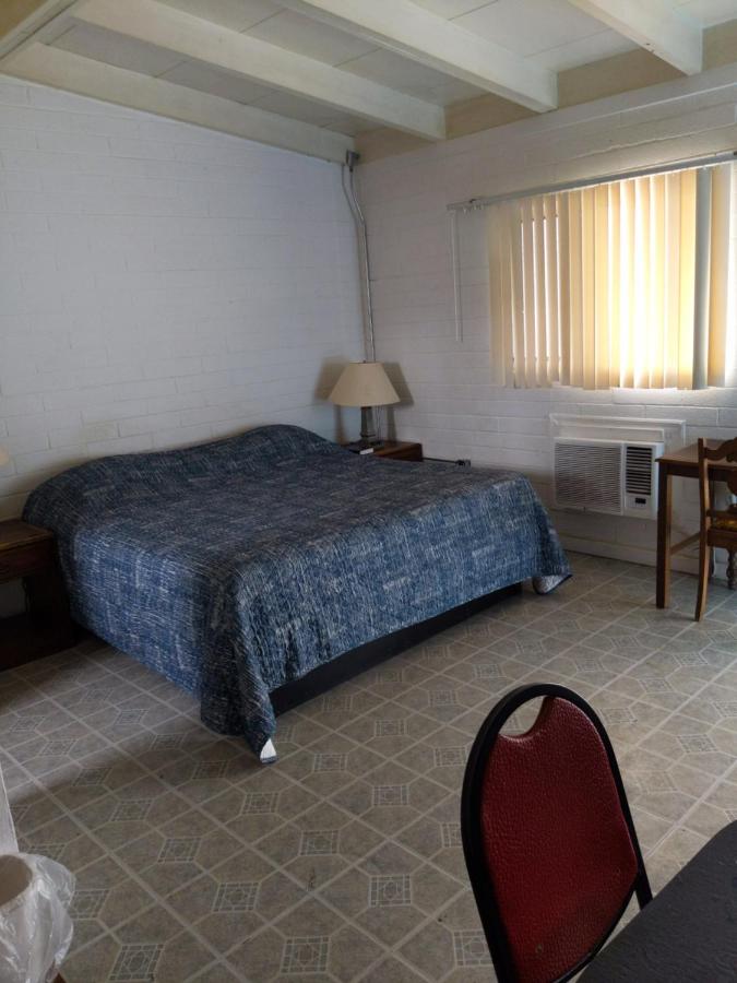 Sierra Vista Motel — photo 13