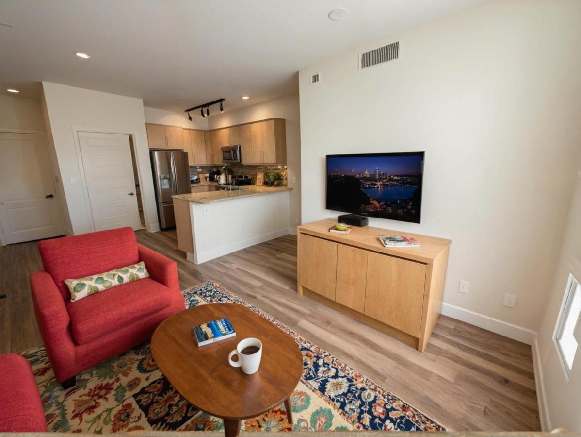 Modern Luxury Apartments in the Heart of Los Angeles - 5