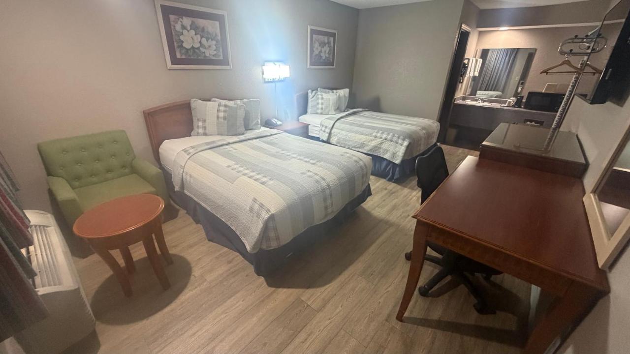 Colonial Inn — photo 13