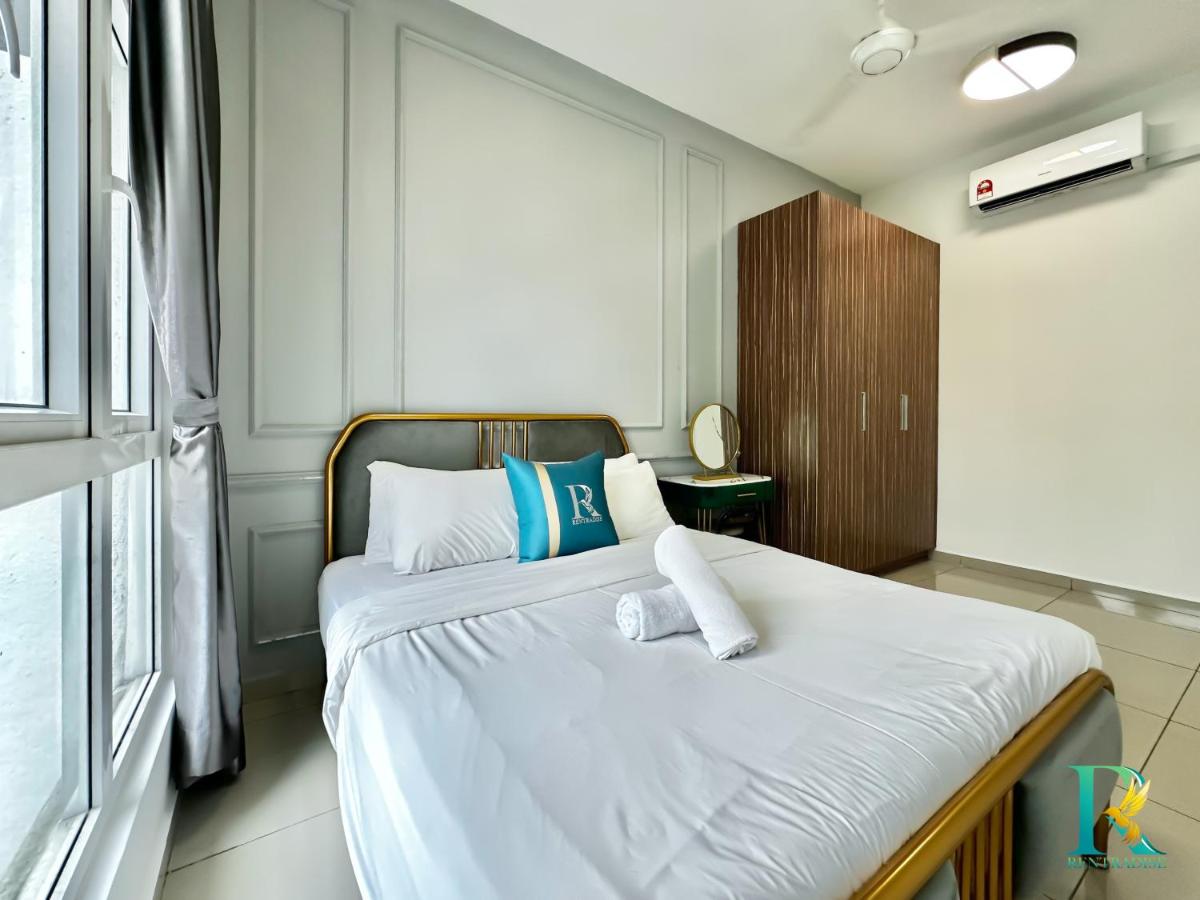 Seasons Larkin Apartment By RR JBcity - 2