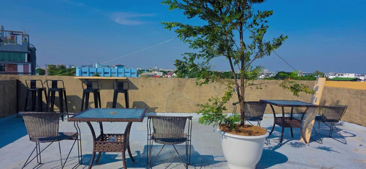 ONEWAY Guest House BKK - 2