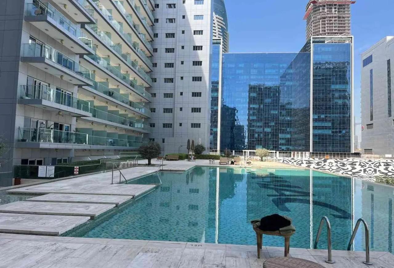 Sunlit Studio Haven Luxury Living in Majestine - 4