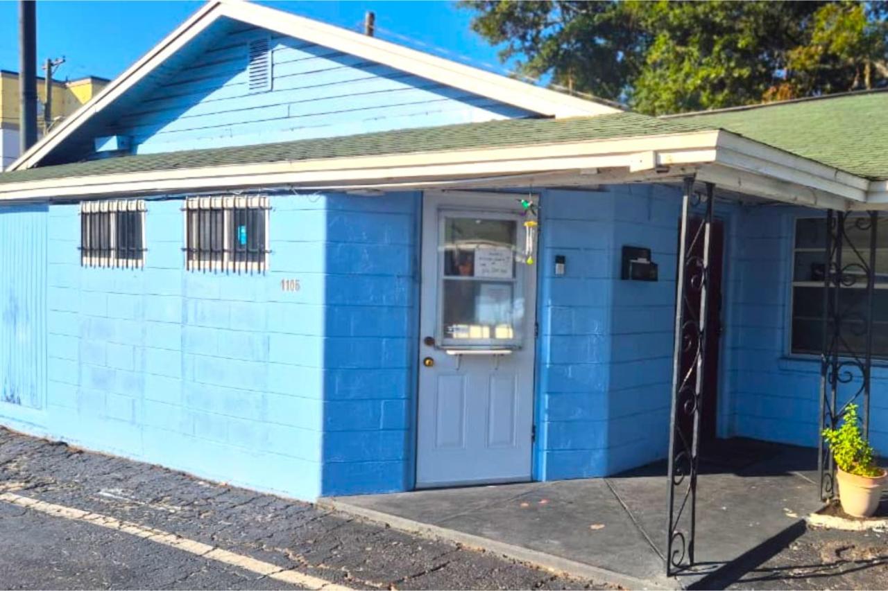 Orange Motel — photo 10