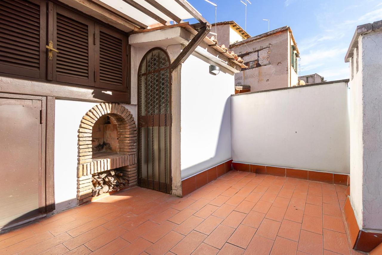 Piazza Venezia Attic Floor with Terrace