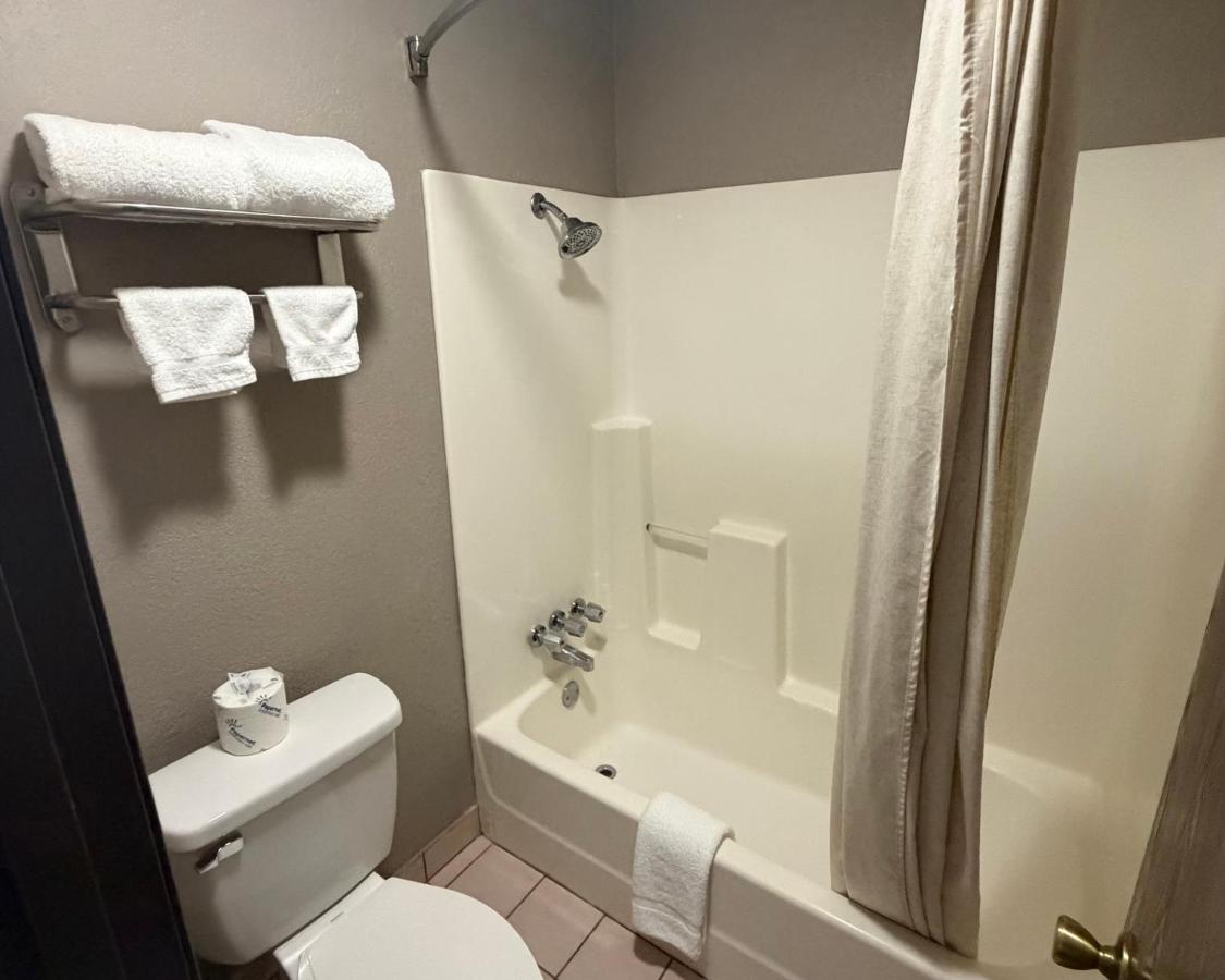 Colonial Inn — photo 8