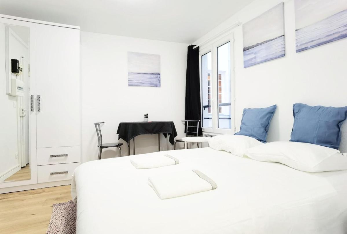 Studio Near Metro & Marais & Hotel de Ville & Seine - 2