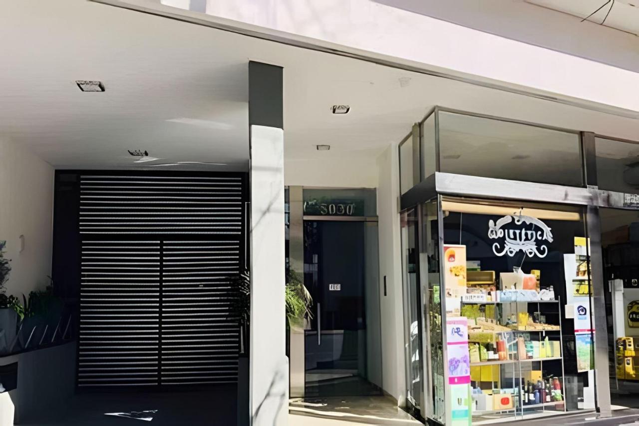 Excelente edificio en Palermo con piscina climatizada y cocheras - 2