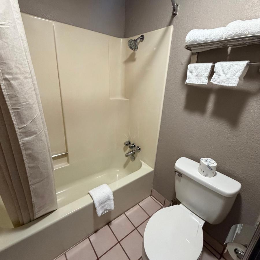 Colonial Inn — photo 15
